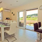 Tatil Evi Luxurious In With Sauna Lumbarda
