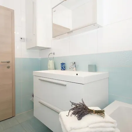 Casa vacanze Luxurious In With Sauna Lumbarda