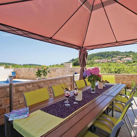 6 Bedroom Stunning In Lumbarda