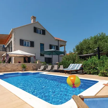 6 Bedroom Stunning In Nyaraló