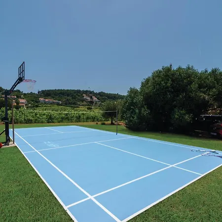 Luxurious In With Sauna Nyaraló *