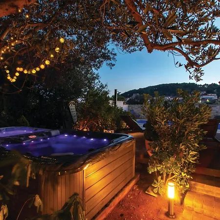 Luxurious In With Sauna * Lumbarda