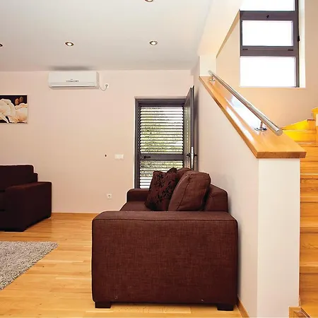 6 Bedroom Stunning In Nyaraló Lumbarda