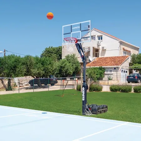 Luxurious In With Sauna Nyaraló