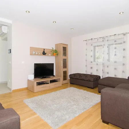 Luxurious In With Sauna Nyaraló Lumbarda