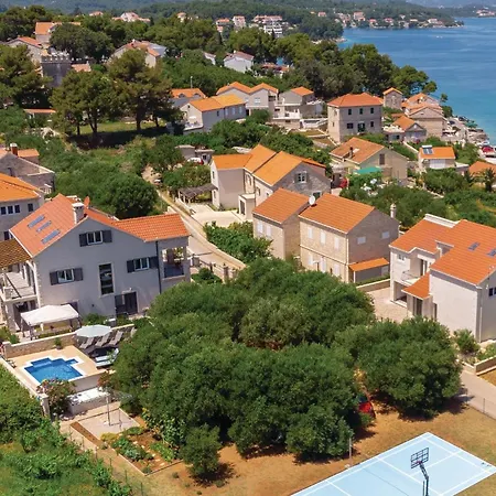 Luxurious In With Sauna Nyaraló *